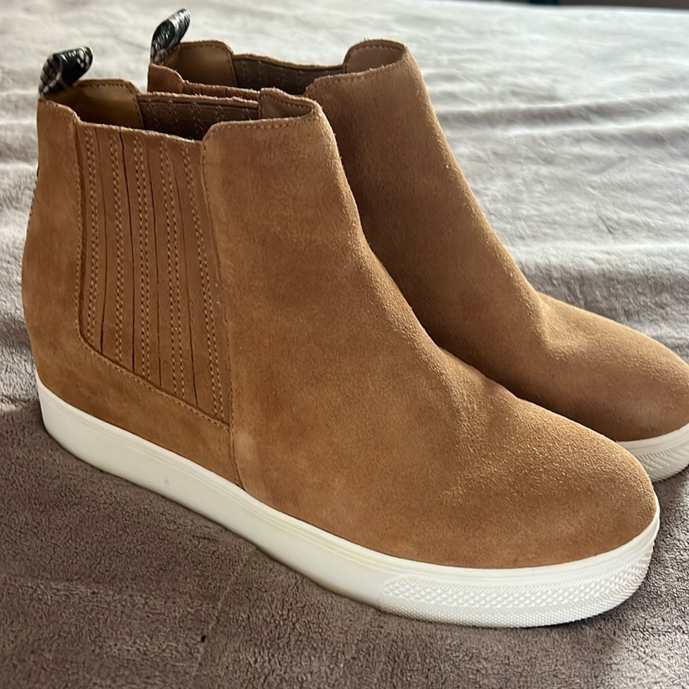 Dolce Vita Tan Suede Sneaker Booties size 10